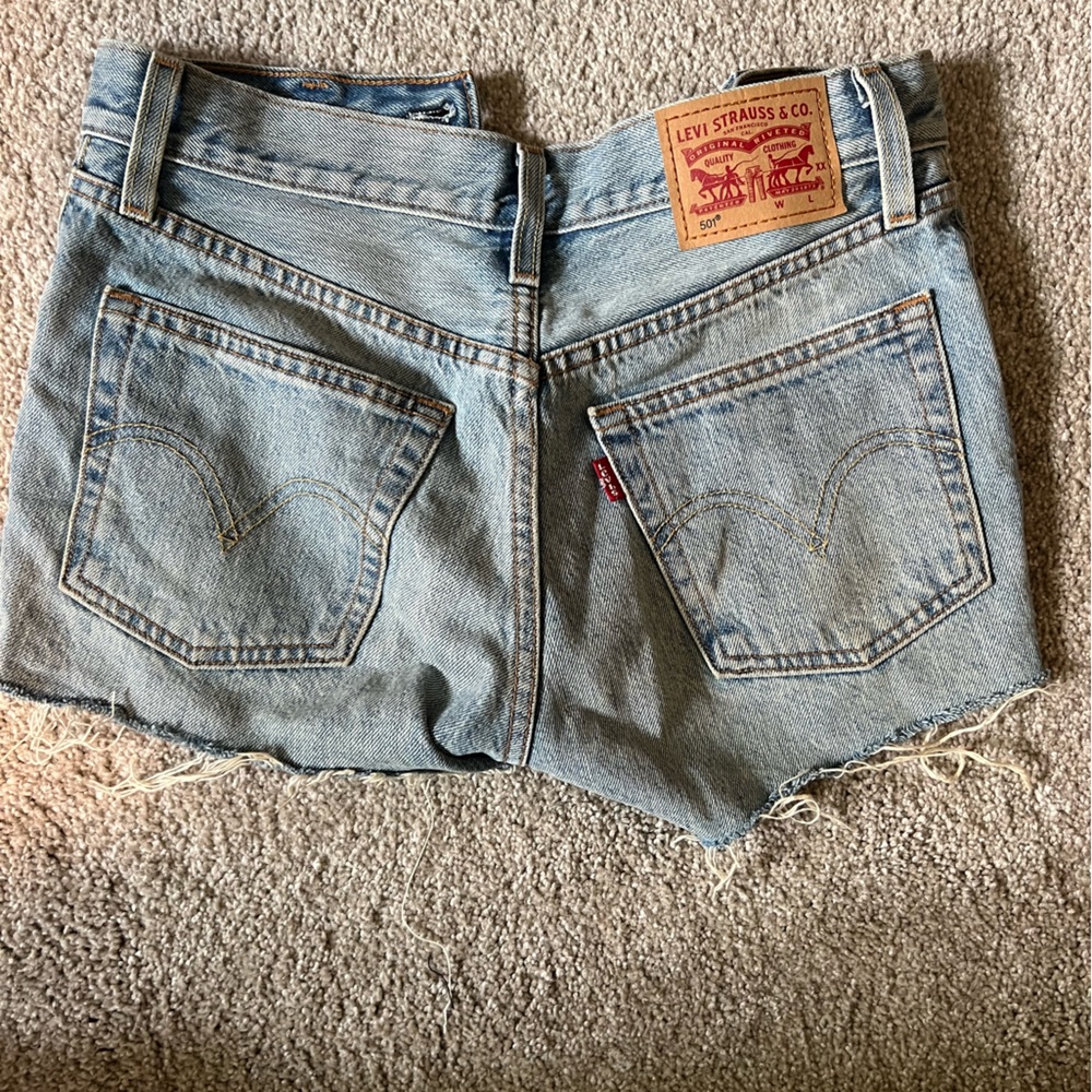 Levi short shorts